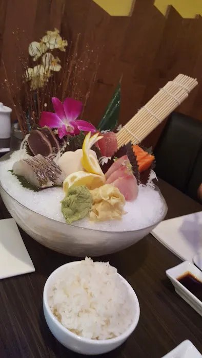 3 Guys Sushi Picture 3