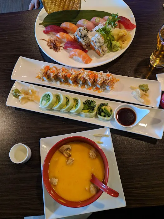 3 Guys Sushi Picture 2