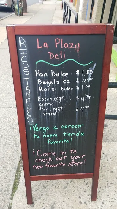 La Plaza Mexican Deli Picture 4