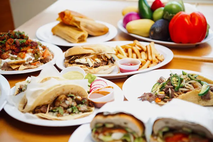 La Plaza Mexican Deli Picture 1