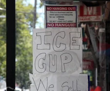 Steve's Bay St Grocery & Deli