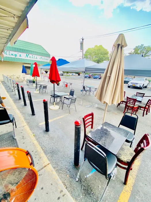 LE ROI LOUNGE AND BAR Picture 7