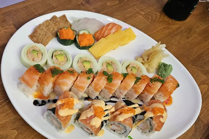 Ginza Sushi Lounge Picture 2