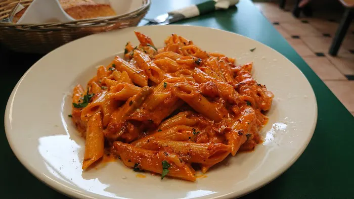 La Piazza Pizzeria & Restaurant Picture 1