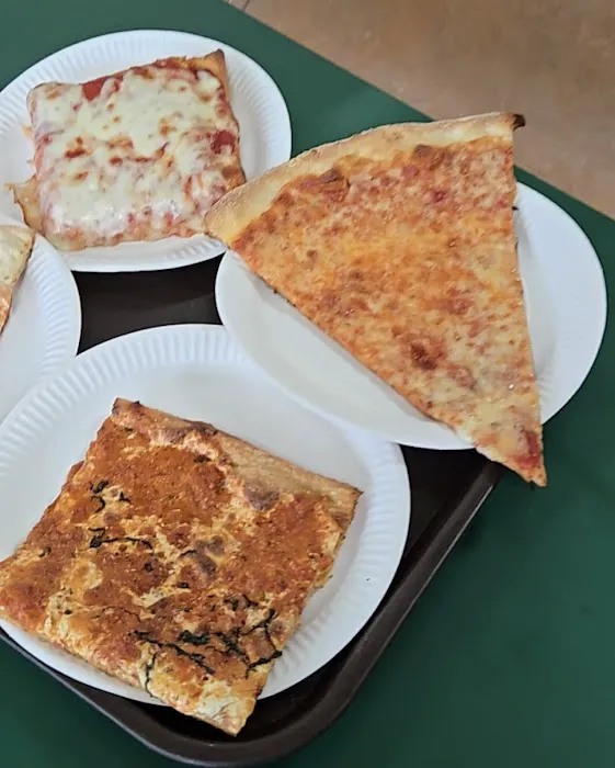 La Piazza Pizzeria & Restaurant Picture 5