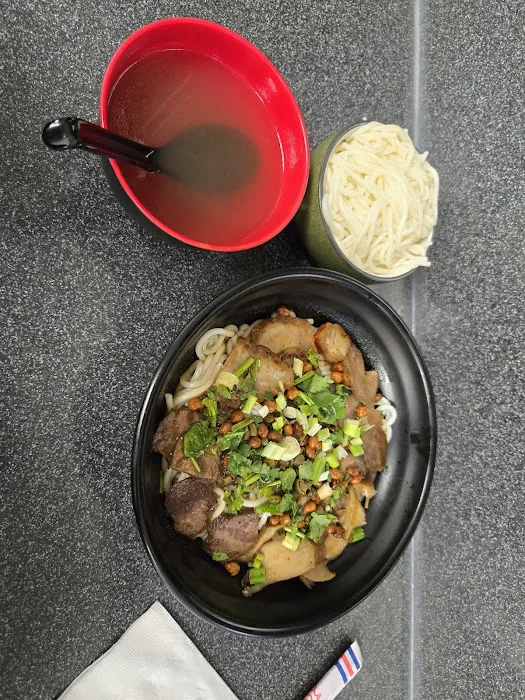 Fish Noodle House Picture 6