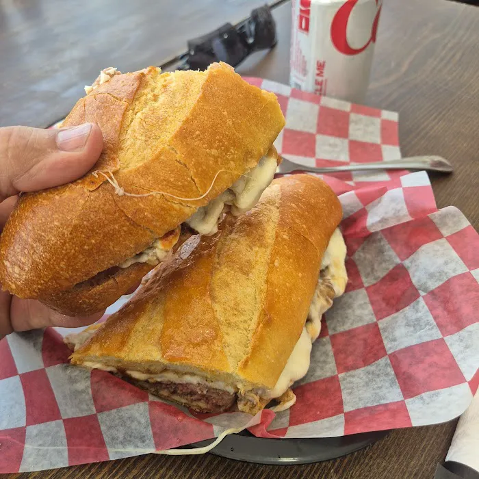 Ronnie's Sandwich Shoppe Picture 2