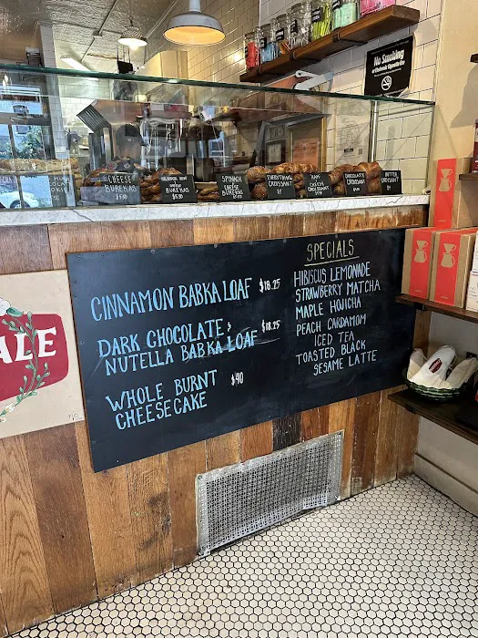 Yardsale cafe Picture 2