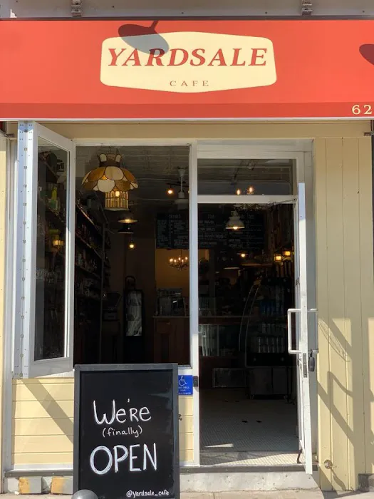 Yardsale cafe Picture 8