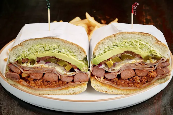 El Aguila Dorada Picture 7