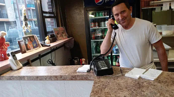 3 Bros Pizzeria Picture 4