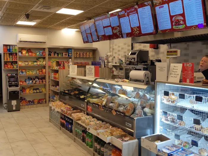 Qoobies Bagel & Deli Picture 7