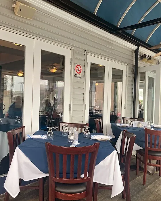 Cole's Dock Side Picture 5