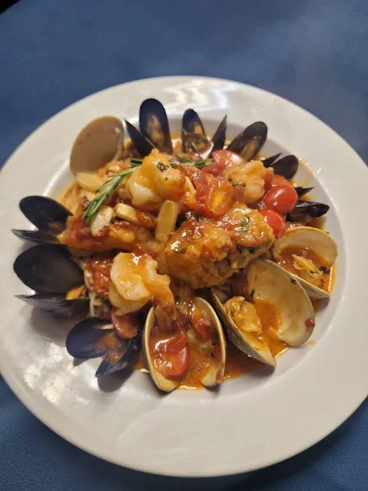 Cole's Dock Side Picture 4