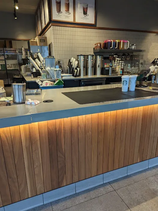 Starbucks Picture 3