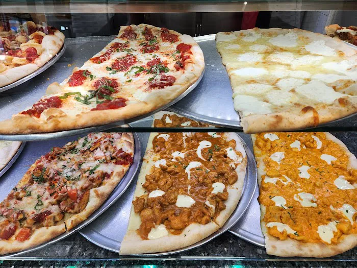 Village Maria Pizza Picture 5