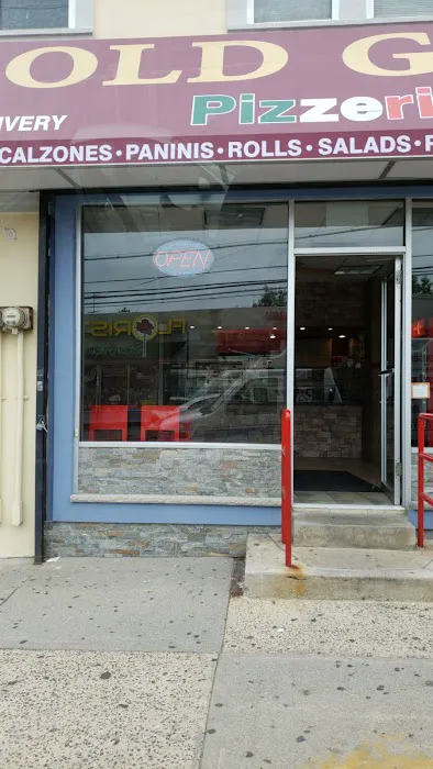 Gold Grill pizzeria Picture 2