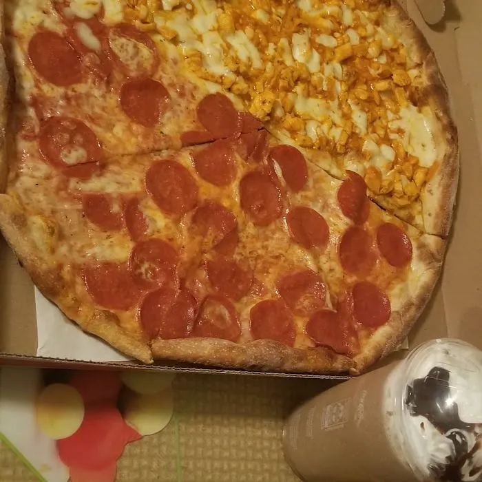 Gold Grill pizzeria Picture 3