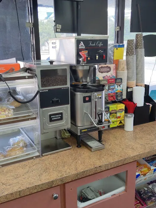 Victory Mart Deli & Grocery Picture 2