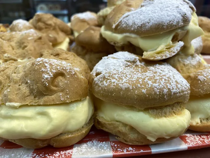 Roberto's Gourmet Kitchen Picture 3