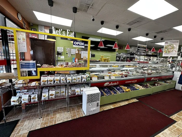 Roberto's Gourmet Kitchen Picture 2