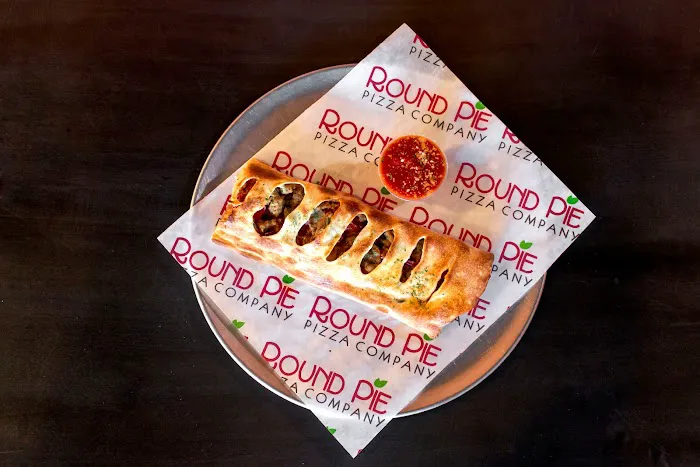 Round Pie Pizza Company Picture 7