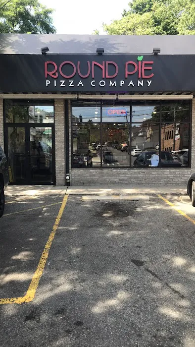 Round Pie Pizza Company Picture 10