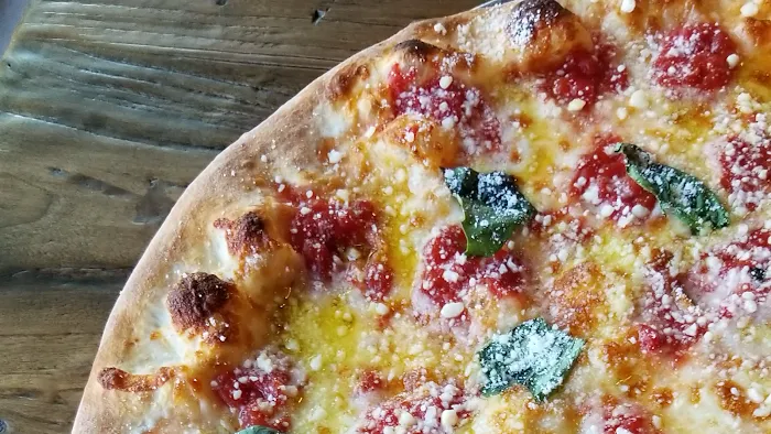 Round Pie Pizza Company Picture 9