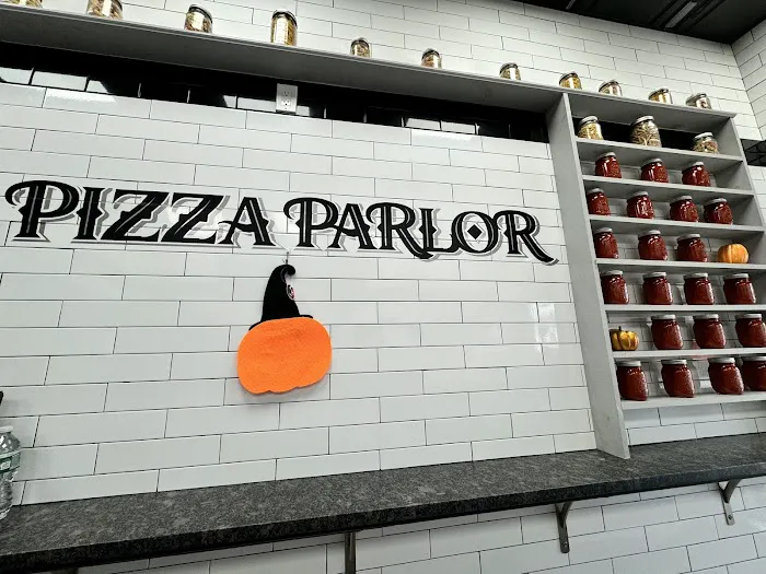 The Pizza Parlor Picture 3