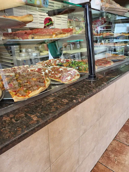 DiLeo's Pizzeria Picture 2