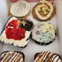 Crumbl Cookies - Wayne ico