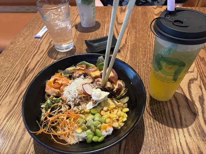 POKESTOP SUSHI & HIBACHI Picture 6