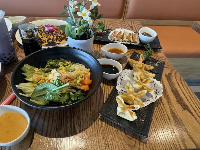 POKESTOP SUSHI & HIBACHI Picture 4