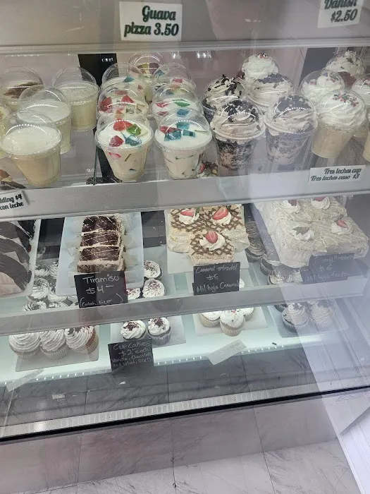 Luna Cakes Picture 5