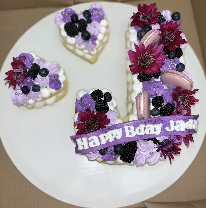 Luna Cakes Picture 7