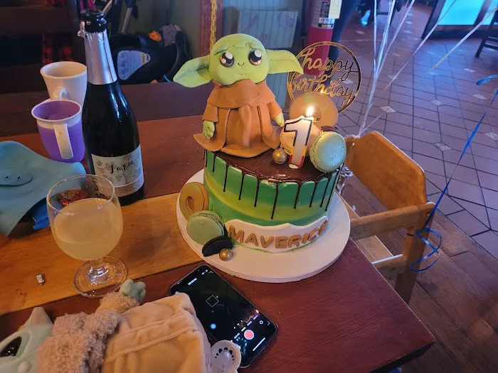 Luna Cakes Picture 9