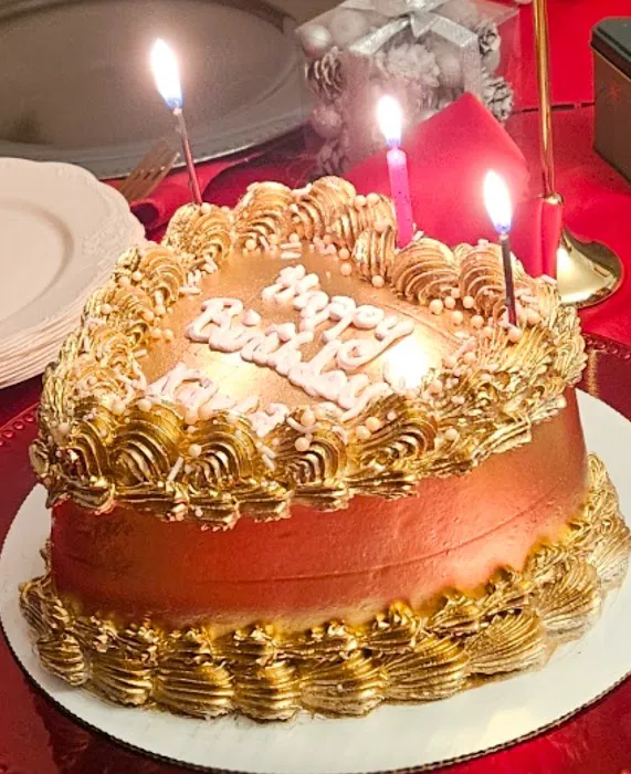 Luna Cakes Picture 10