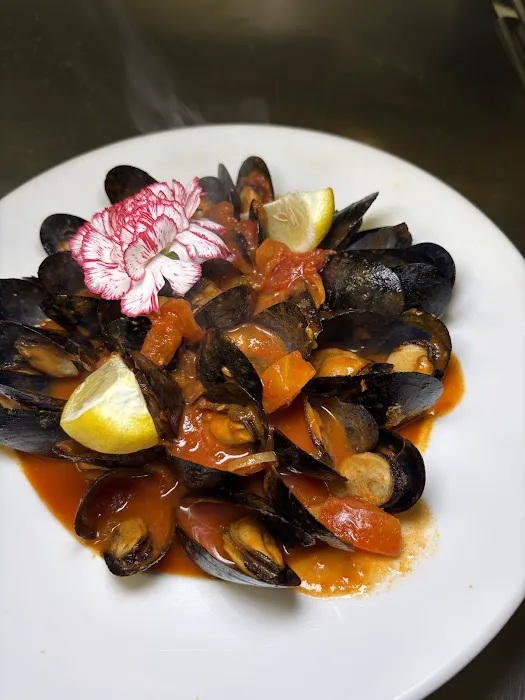 Famiglia Pizzeria Modern Italian Kitchen Picture 9