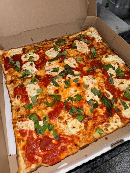 Famiglia Pizzeria Modern Italian Kitchen Picture 3