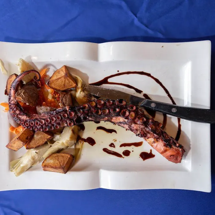 Antik Greek Kitchen Picture 4