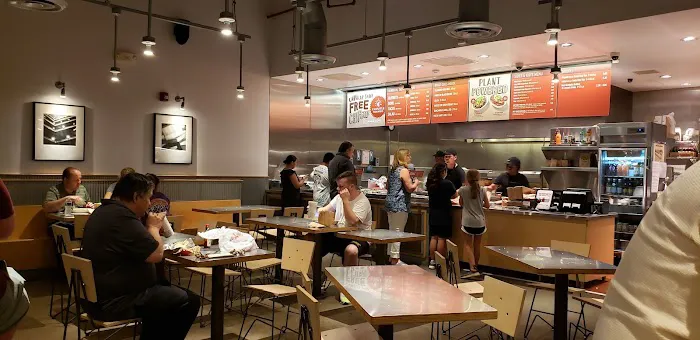 Chipotle Mexican Grill Picture 4