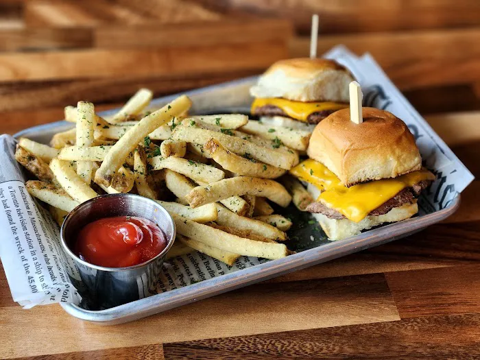 The Clubhouse | Eat • Drink • Golf Picture 2