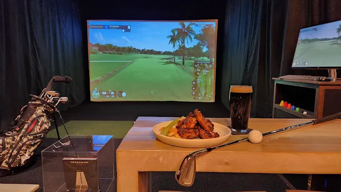 The Clubhouse | Eat • Drink • Golf Picture 3