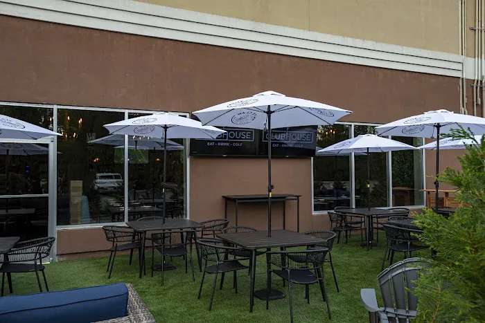 The Clubhouse | Eat • Drink • Golf Picture 6