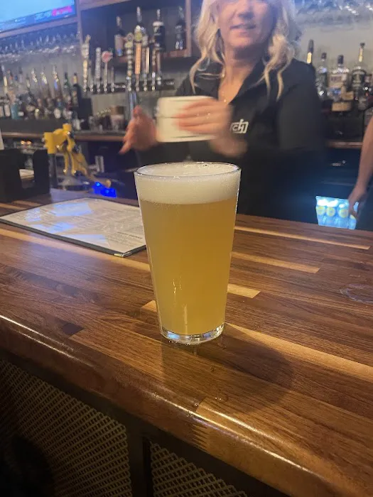 The Clubhouse | Eat • Drink • Golf Picture 8