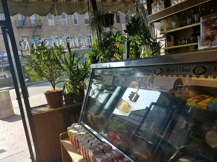 Henry's Delicatessen Picture 6