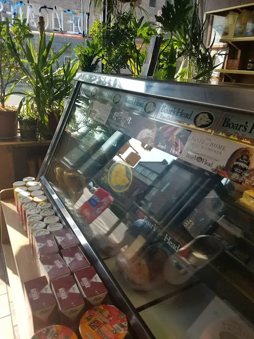 Henry's Delicatessen Picture 3