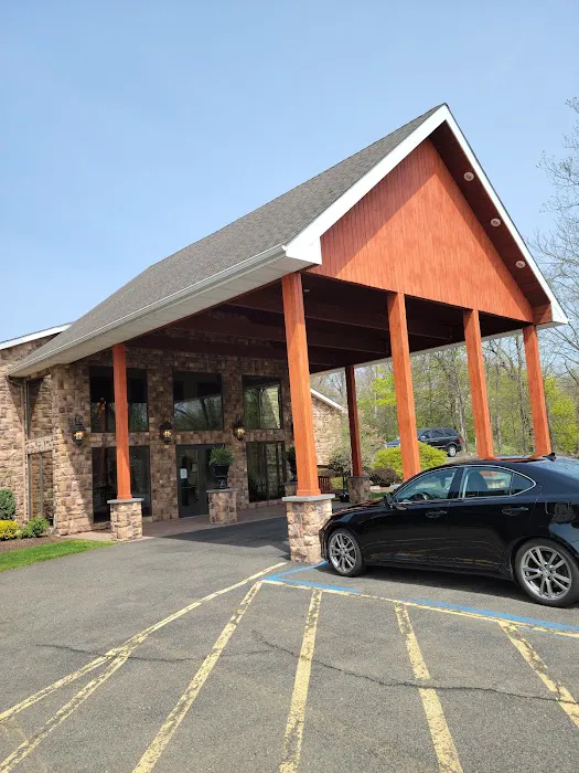 Barnyard & Carriage House Picture 3