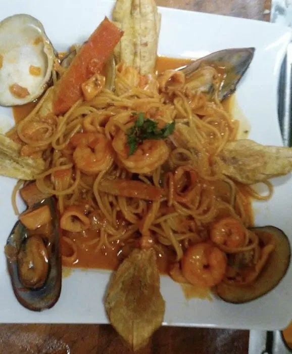 El Paraiso Restaurant & lounge Picture 1