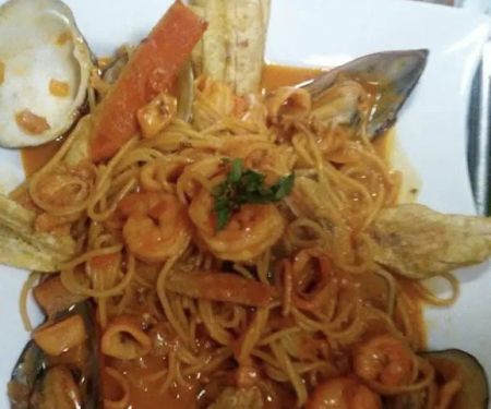 El Paraiso Restaurant & lounge